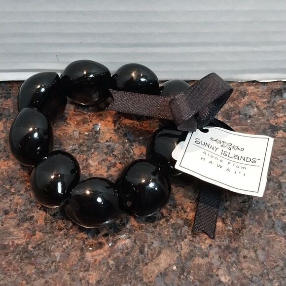 Hawaiian Polished Kukui Nut Bracelet...NEW - Picture 1 of 3